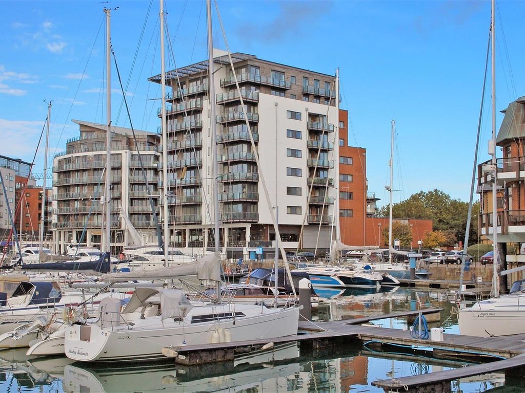 2 bed flat to rent in Channel Way, Ocean Village, Southampton SO14, £1,600 pcm