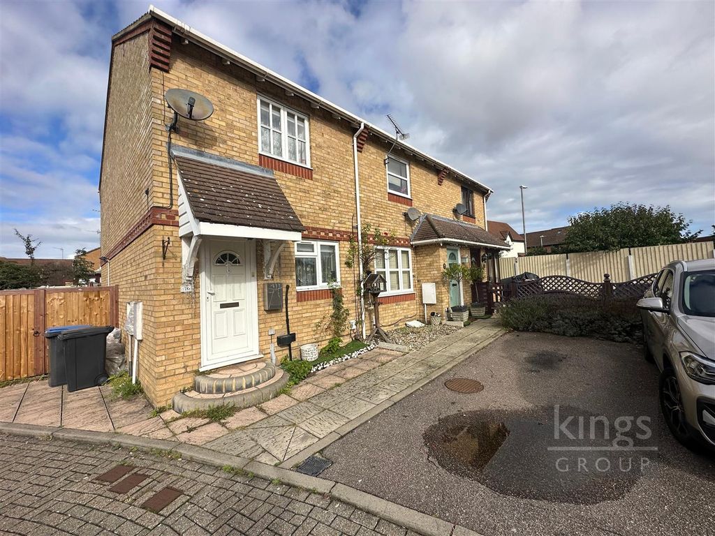 3 bed end terrace house for sale in Chamberlain Close, Church Langley, Harlow CM17, £340,000