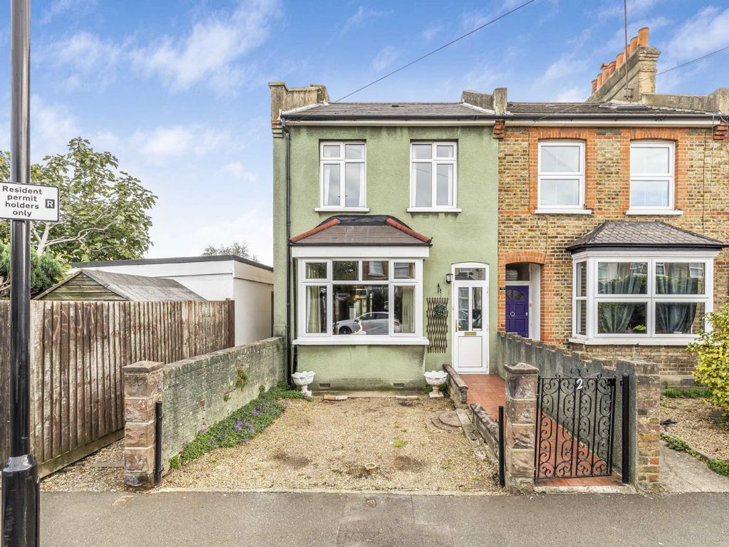 3 bed property for sale in Dean Road, Hounslow TW3, £525,000