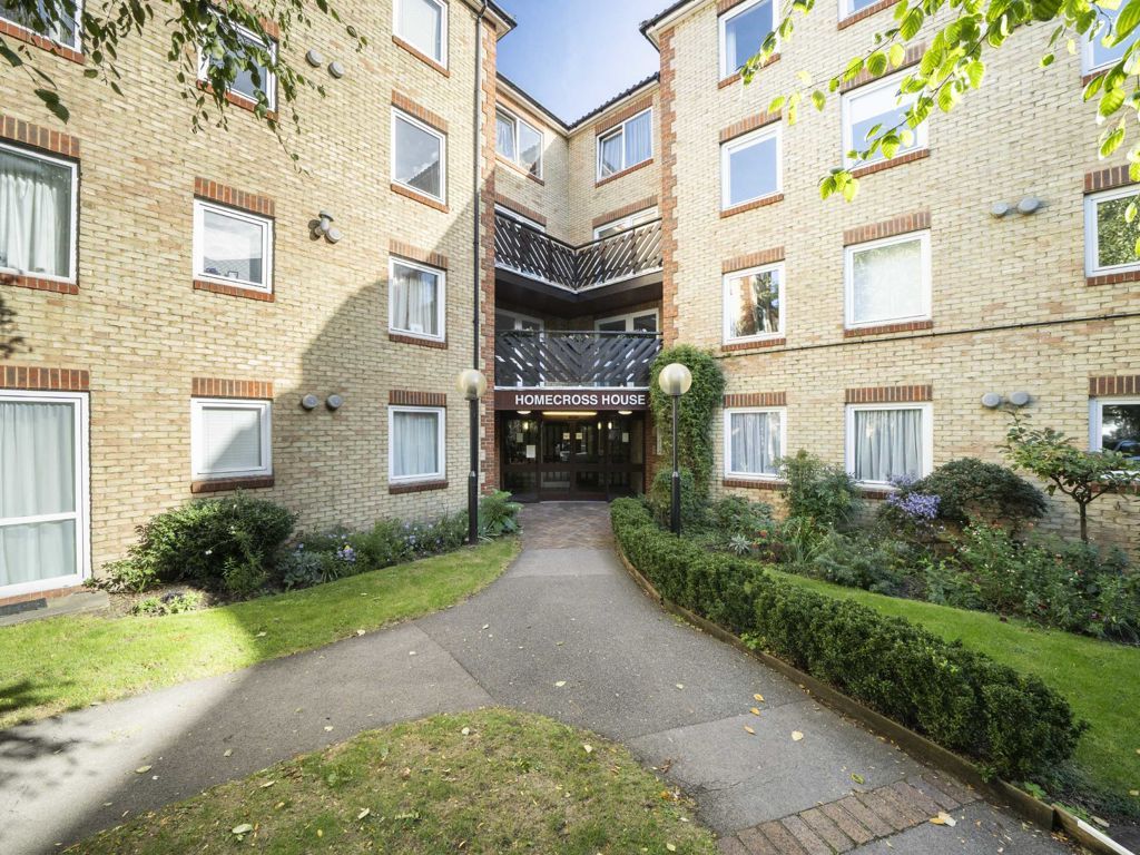 1 bed flat for sale in Fishers Lane, London W4, £320,000