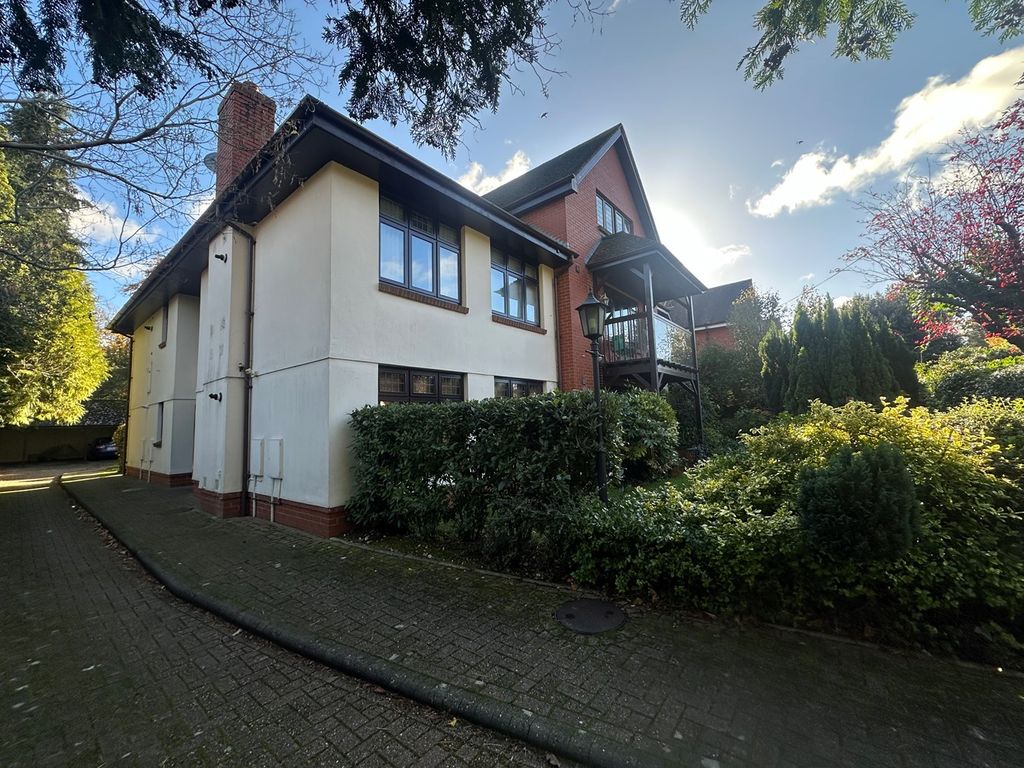 3 bed flat for sale in St Anthonys Road, Meyrick Park, Bournemouth BH2, £475,000