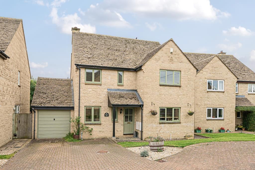 4 bed detached house for sale in Chadlington, Oxfordshire OX7, £650,000
