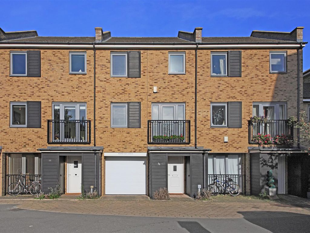 3 bed terraced house for sale in Alice Bell Close, Cambridge CB4, £540,000
