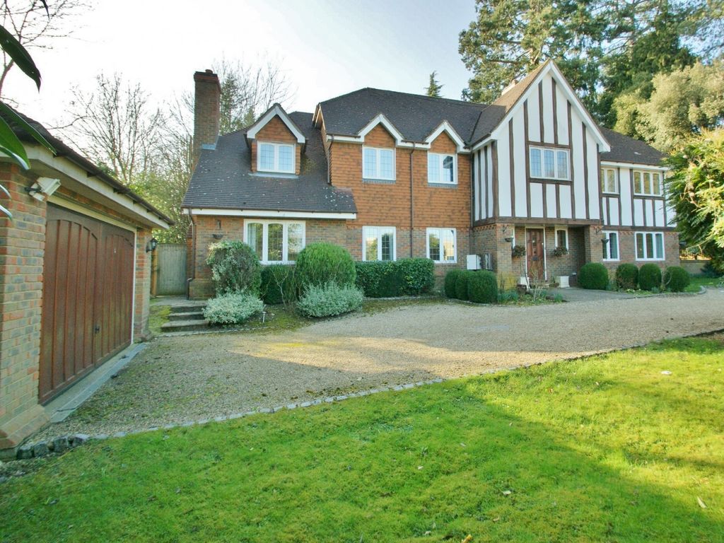 5 bed detached house to rent in Merlins Wood, 1 South Park Drive, Gerrards Cross, Buckinghamshire SL9, £4,800 pcm