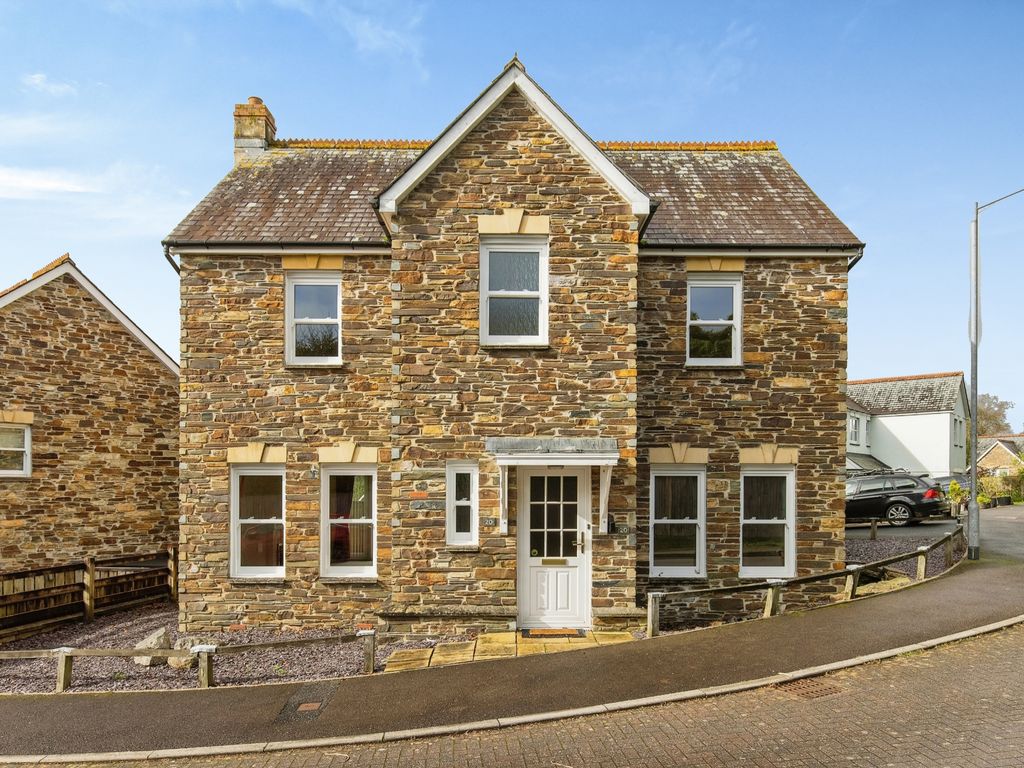 4 bed detached house for sale in Trelevan Close, St. Austell PL25, £425,000