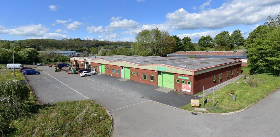 Warehouse to let in Heol Vastre, Newtown SY16, £20,800 pa