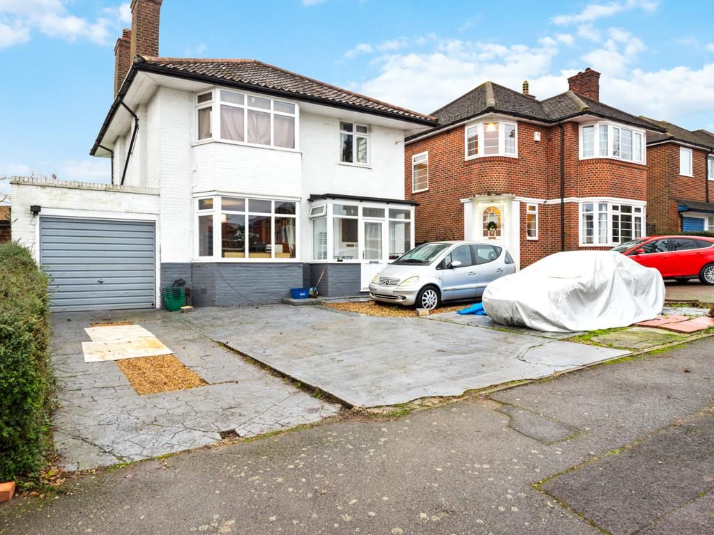 4 bed detached house for sale in Derwent Drive, Purley CR8, £675,000