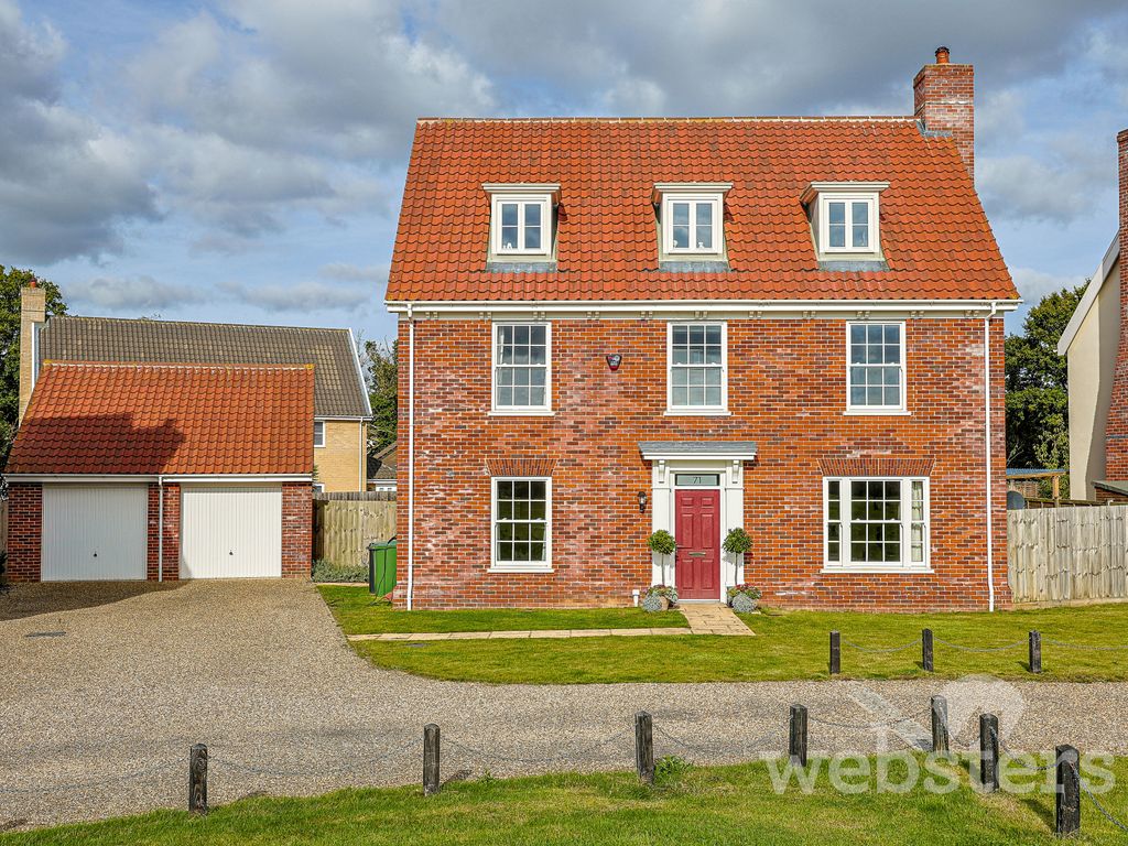 6 bed detached house for sale in Minnow Way, Mulbarton, Norwich NR14, £599,995