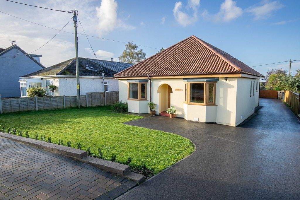 4 bed bungalow for sale in Station Road, Castle Cary BA7, £500,000
