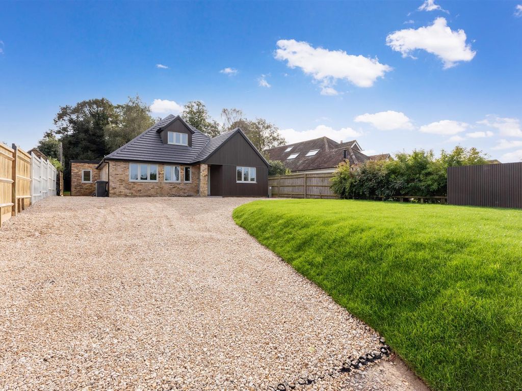 4 bed detached house for sale in Highmoor Cross, Henley-On-Thames RG9, £1,195,000