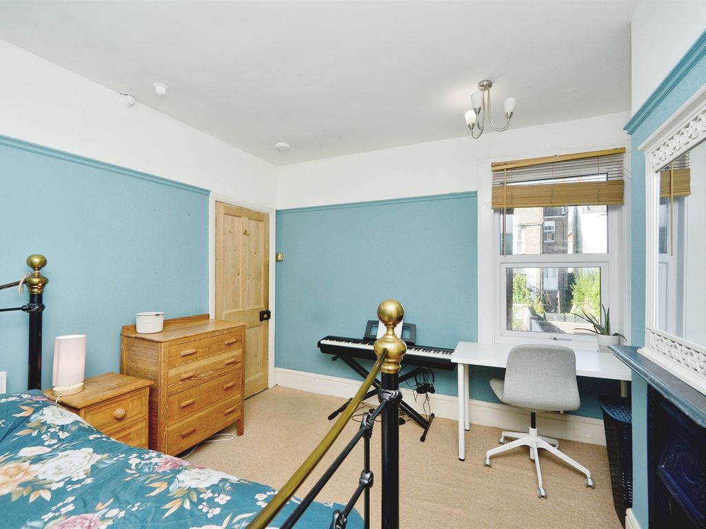 4 bed terraced house for sale in Arundel Street, Brighton BN2, £725,000