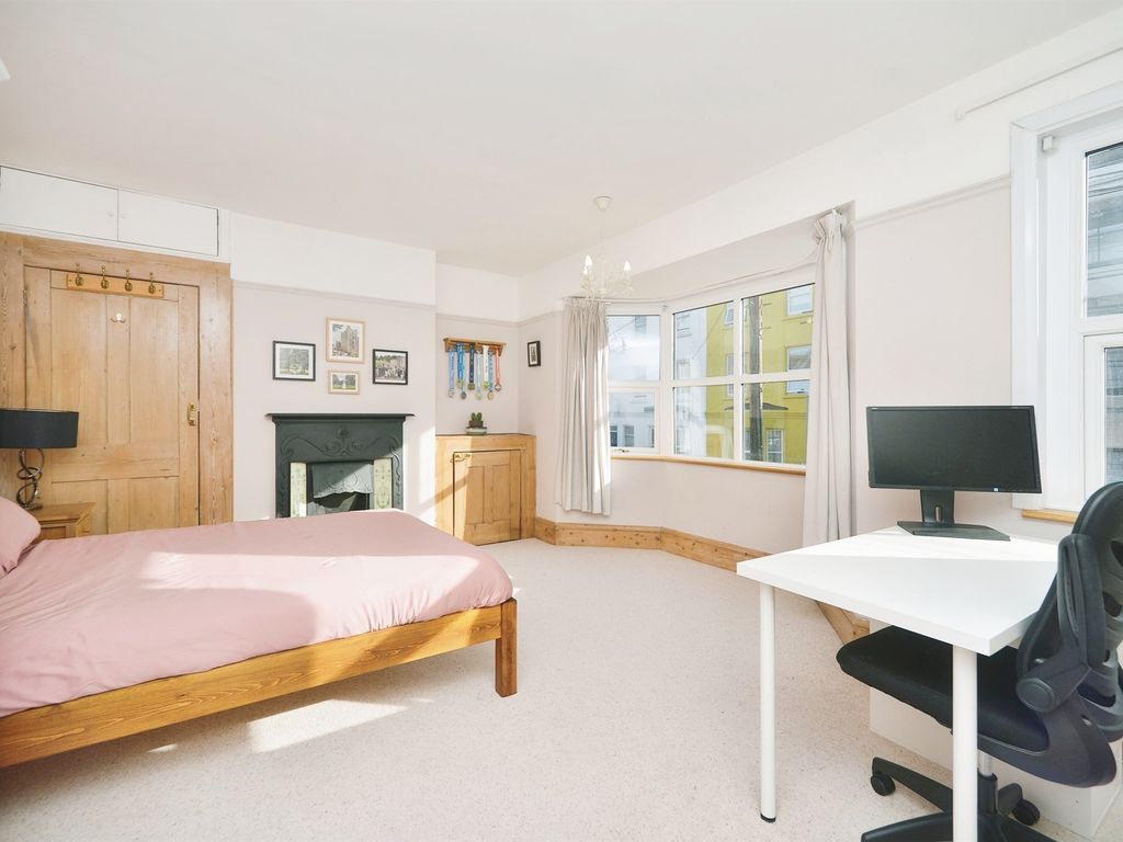 4 bed terraced house for sale in Arundel Street, Brighton BN2, £725,000