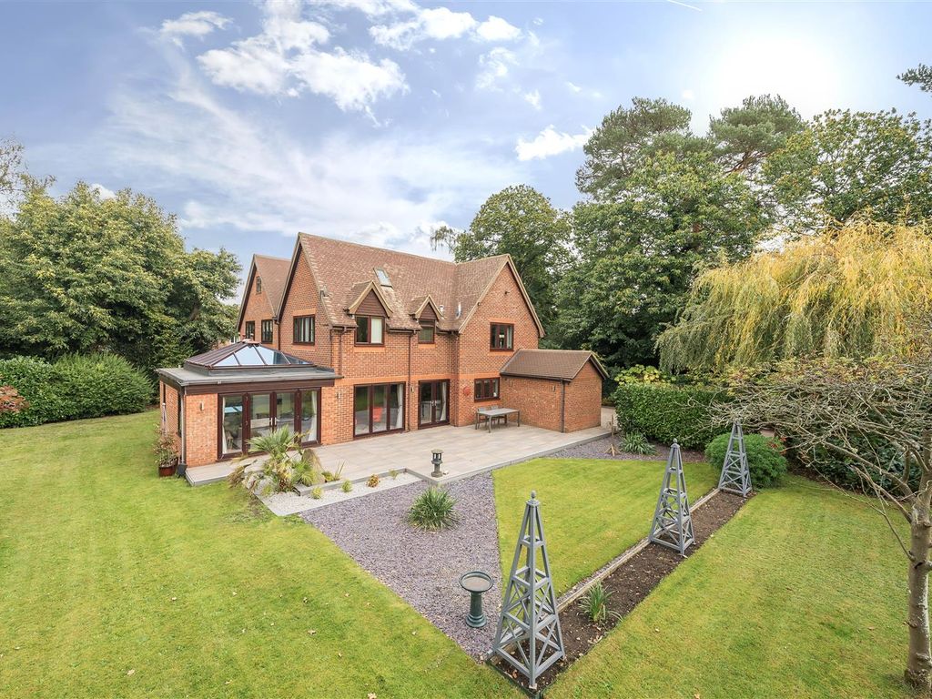 5 bed detached house for sale in Barkham Ride, Finchampstead, Berkshire RG40, £1,250,000