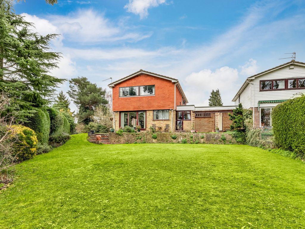 4 bed detached house for sale in Tanglewood Close, Croydon CR0, £775,000