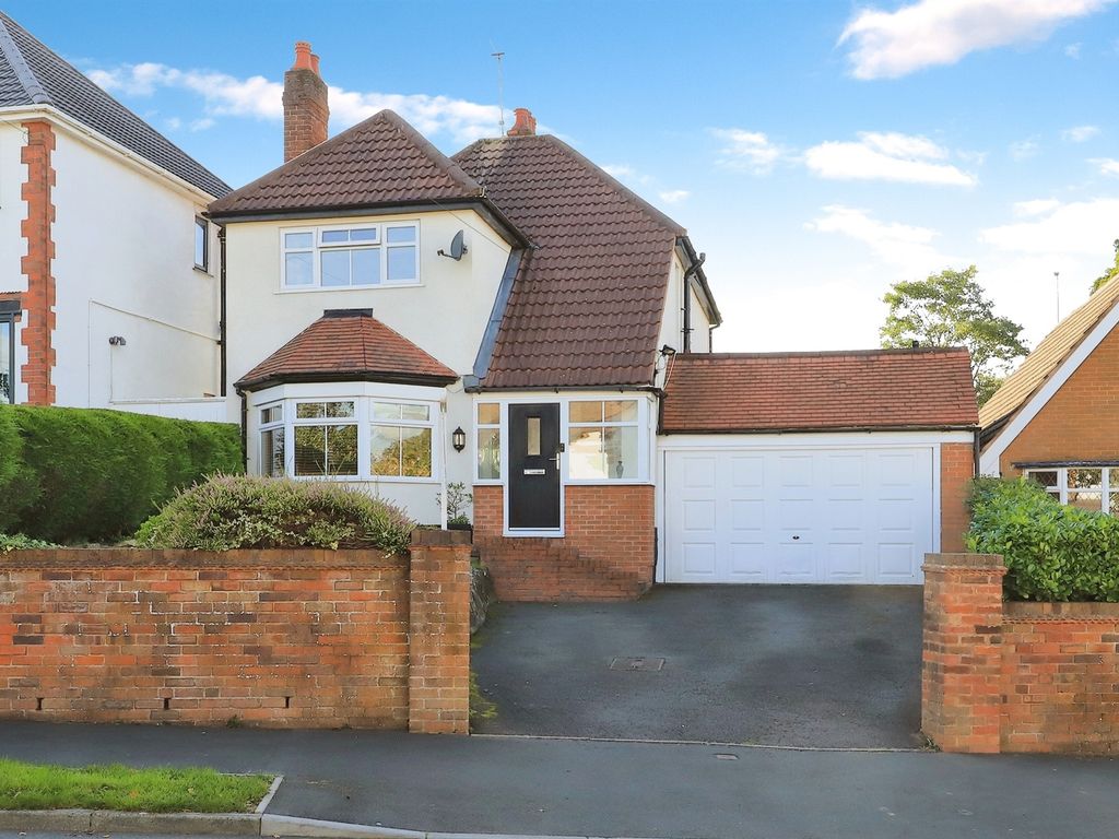 3 bed detached house for sale in Church Hill, Penn, Wolverhampton WV4, £375,000