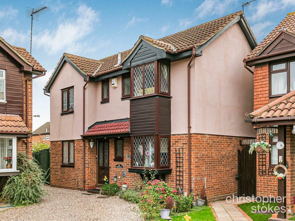 3 bed detached house for sale in Girton Court, Cheshunt EN8, £500,000