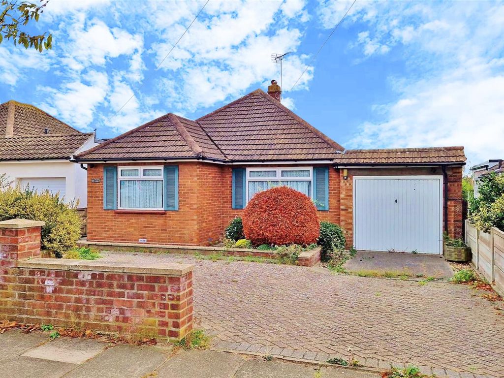 3 bed detached bungalow for sale in Fifth Avenue, Frinton-On-Sea CO13, £390,000