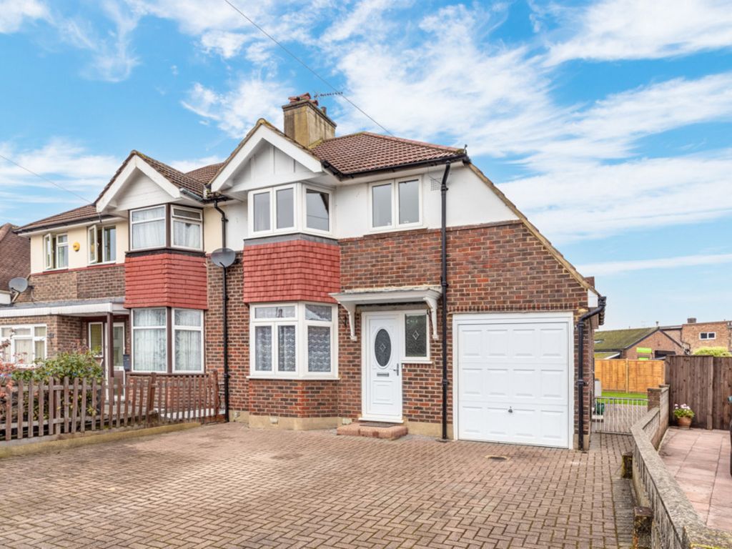 4 bed semi-detached house for sale in Oakleigh Avenue, Surbiton KT6, £700,000
