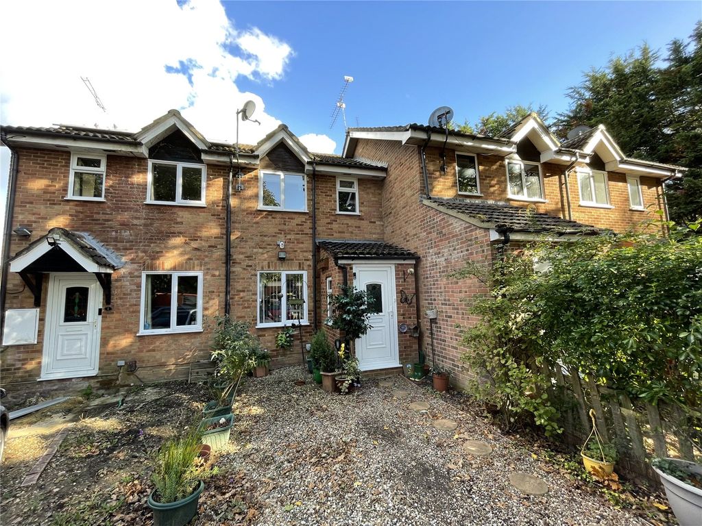 2 bed terraced house for sale in Ashridge, Farnborough GU14, £340,000