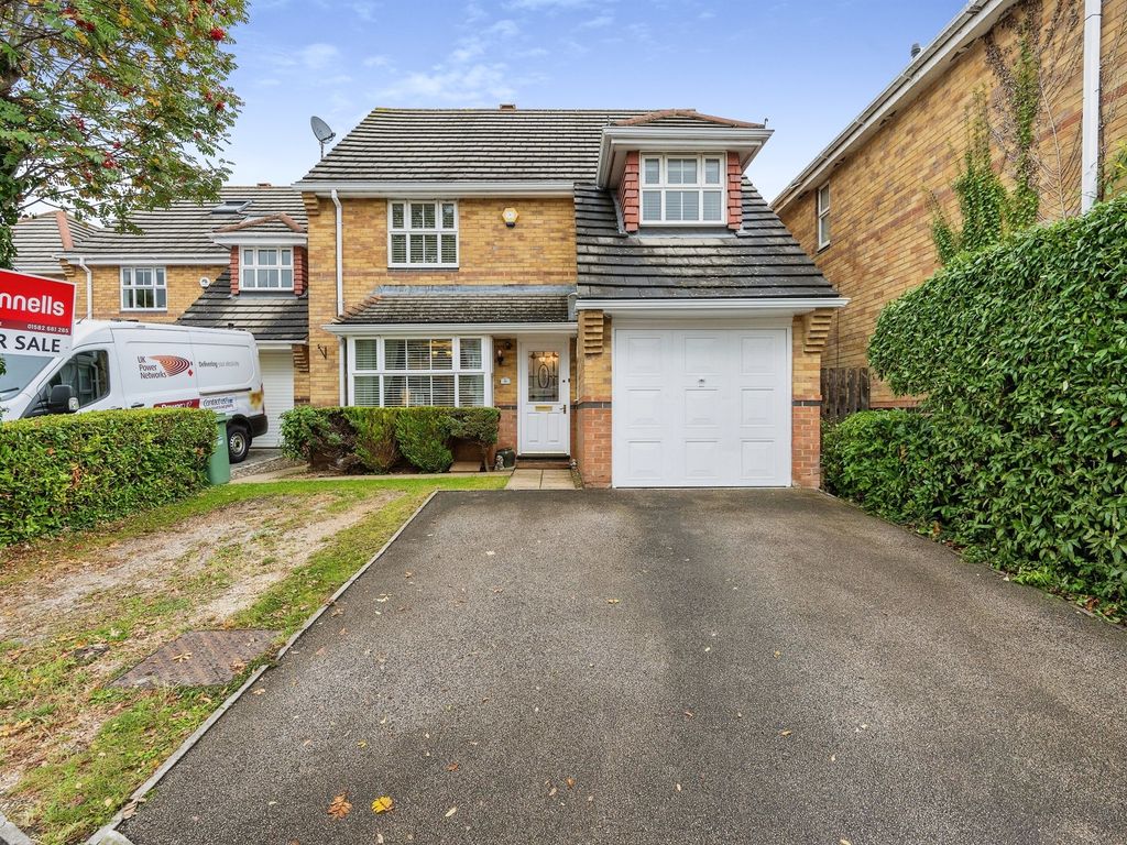 4 bed detached house for sale in Millers Way, Houghton Regis, Dunstable LU5, £475,000