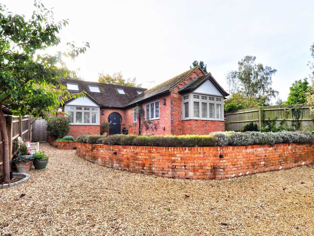 4 bed detached house for sale in Horsepond Road, Gallowstree Common, Henley On Thames RG4, £950,000