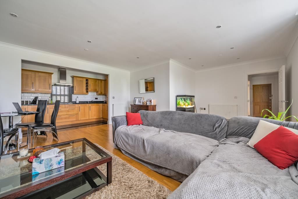 2 bed flat for sale in Princess Park Manor, Friern Barnet, London N11,, £500,000