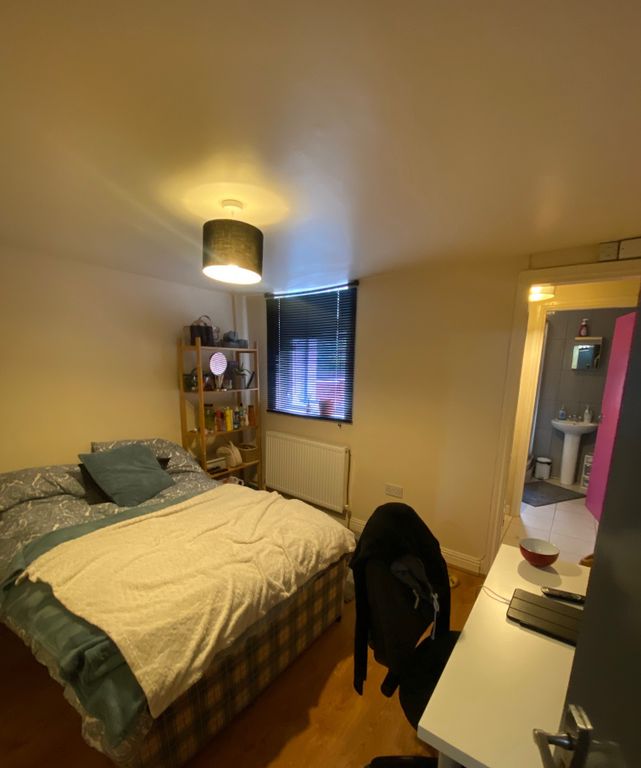 8 bed terraced house to rent in Hubert Road, Birmingham B29, £433 pcm