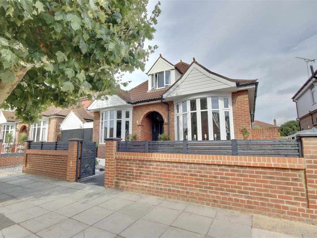 4 bed property for sale in Kirby Road, Portsmouth PO2, £600,000