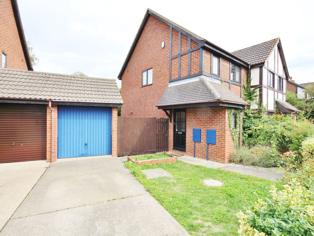 3 bed semi-detached house for sale in Pelham Court, Cambridge CB4, £440,000