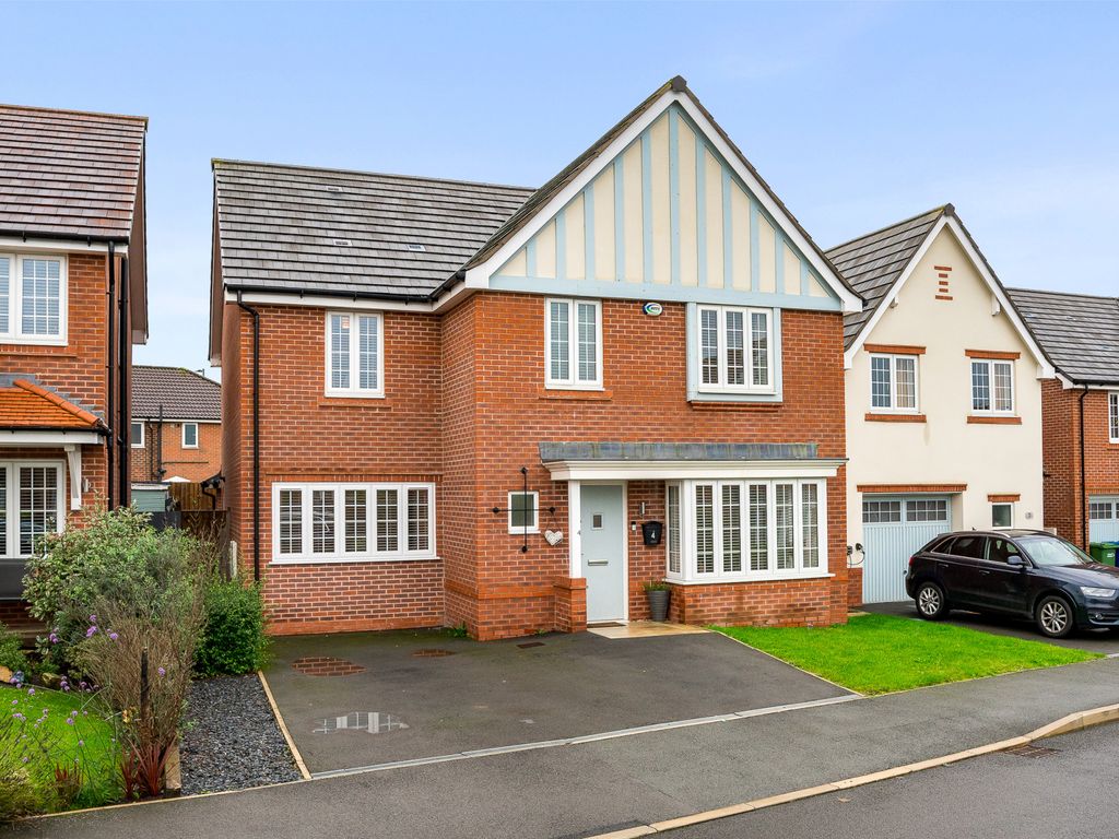 4 bed detached house for sale in Bridgefield Close, Tyldesley, Manchester M29, £485,000