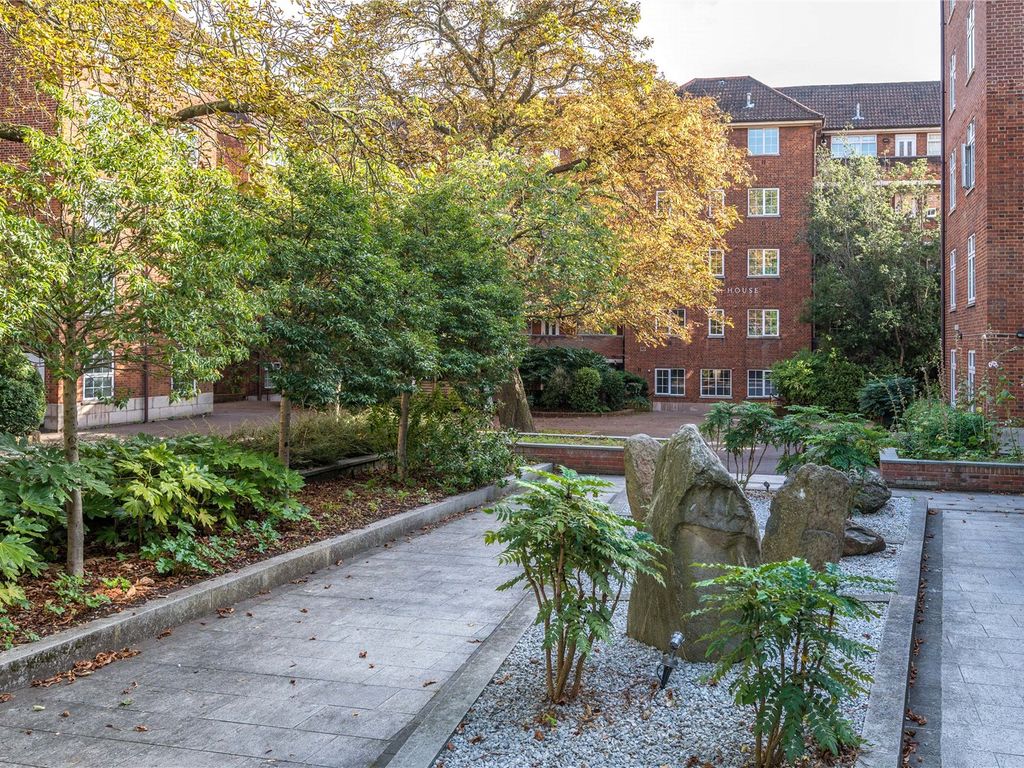 1 bed flat for sale in Whiston House, Bingham Court, Halton Road, London N1, £465,000