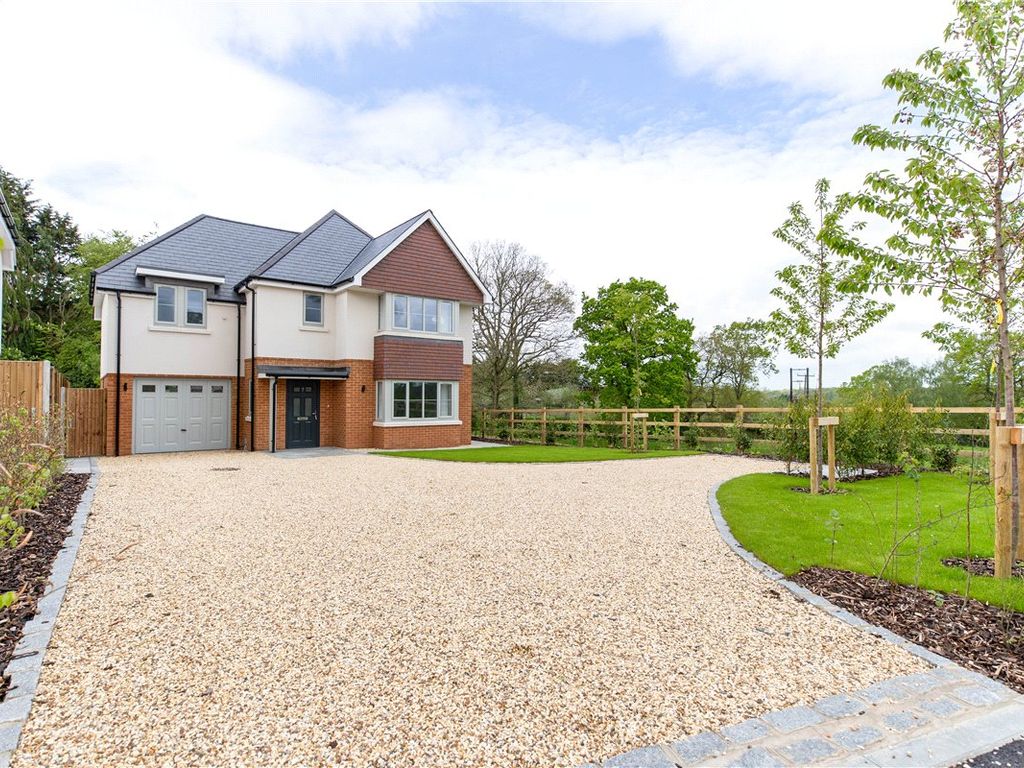 New home, 4 bed detached house for sale in Meadow Way, Headley, Thatcham, Hampshire RG19, £695,000