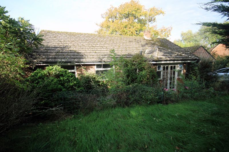 2 bed bungalow for sale in Lions Gate, High Street, Fordingbridge SP6, £435,000