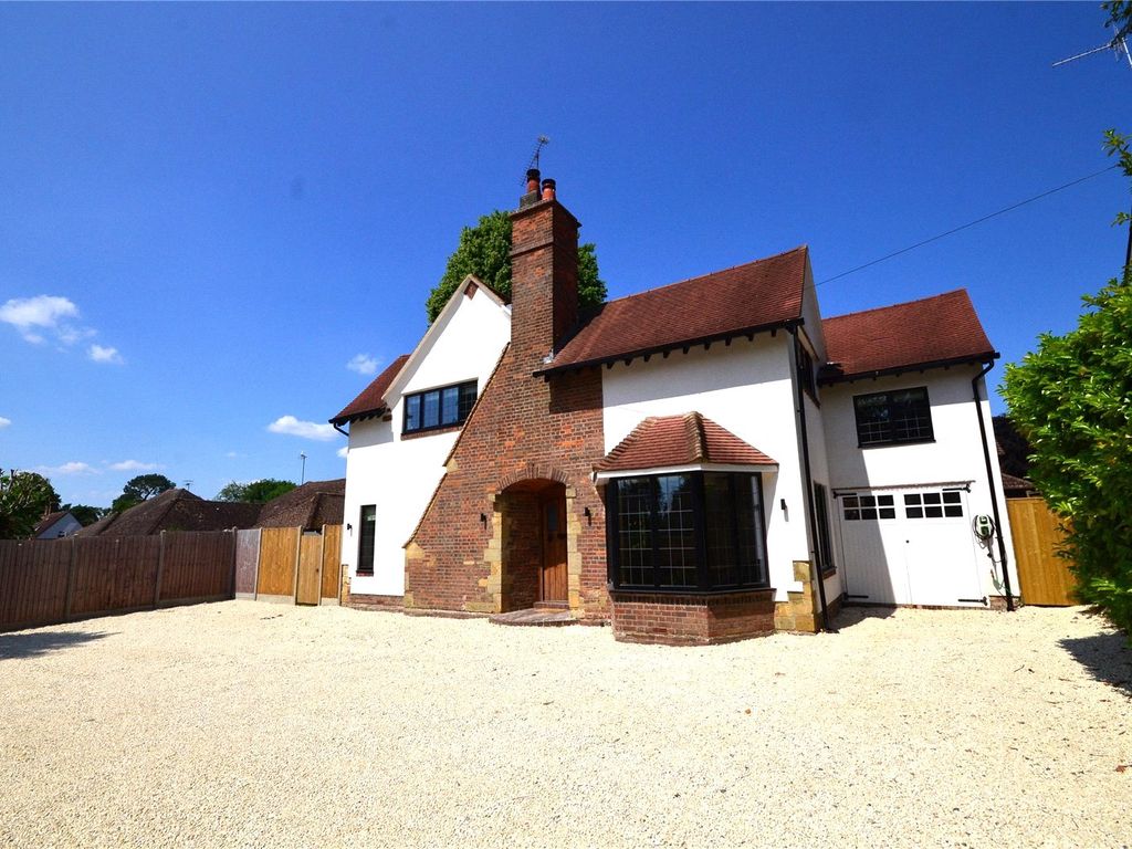 4 bed detached house to rent in East Grinstead, West Sussex RH19, £3,500 pcm