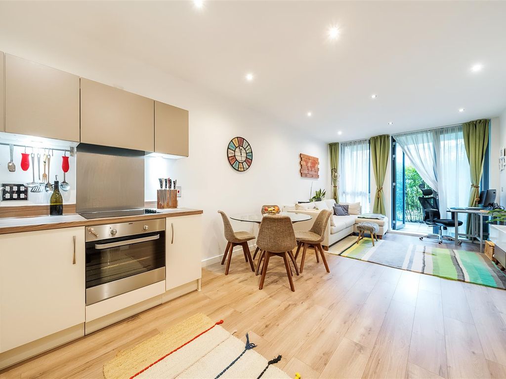 1 bed flat for sale in Quebec Way, Canada Water SE16, £400,000