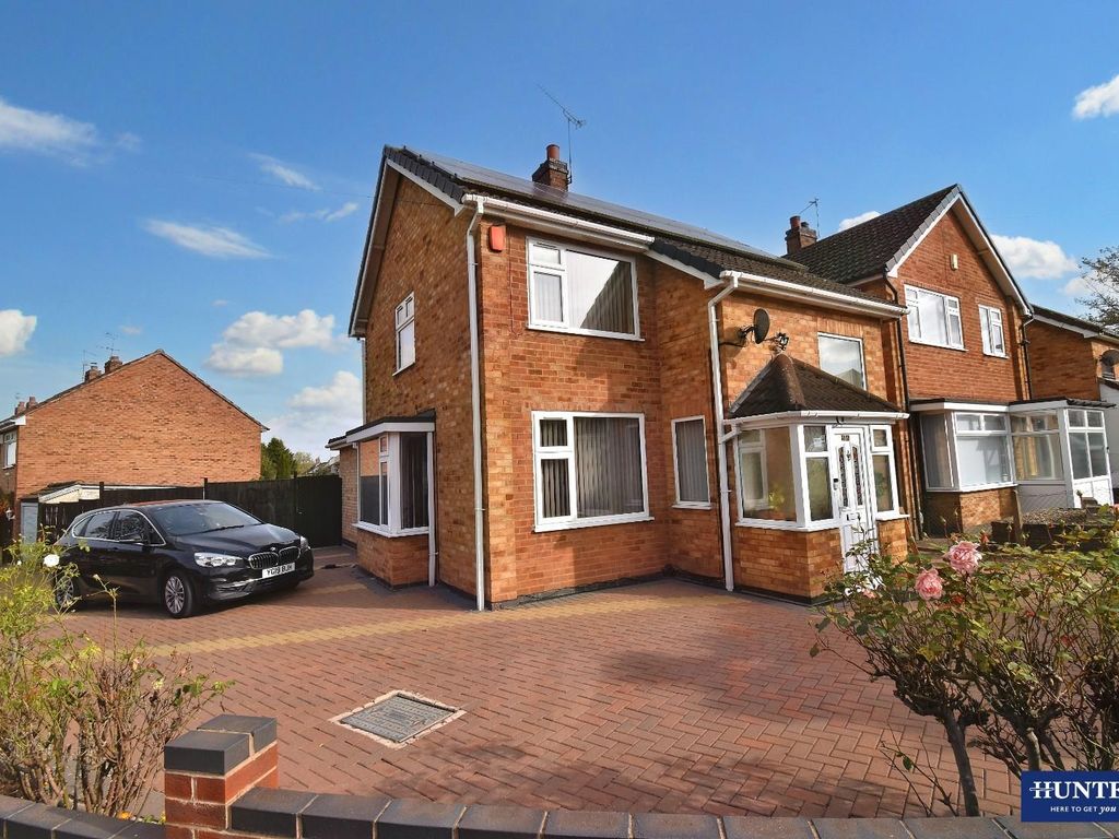 4 bed detached house for sale in Skelton Drive, Leicester LE2, £369,950