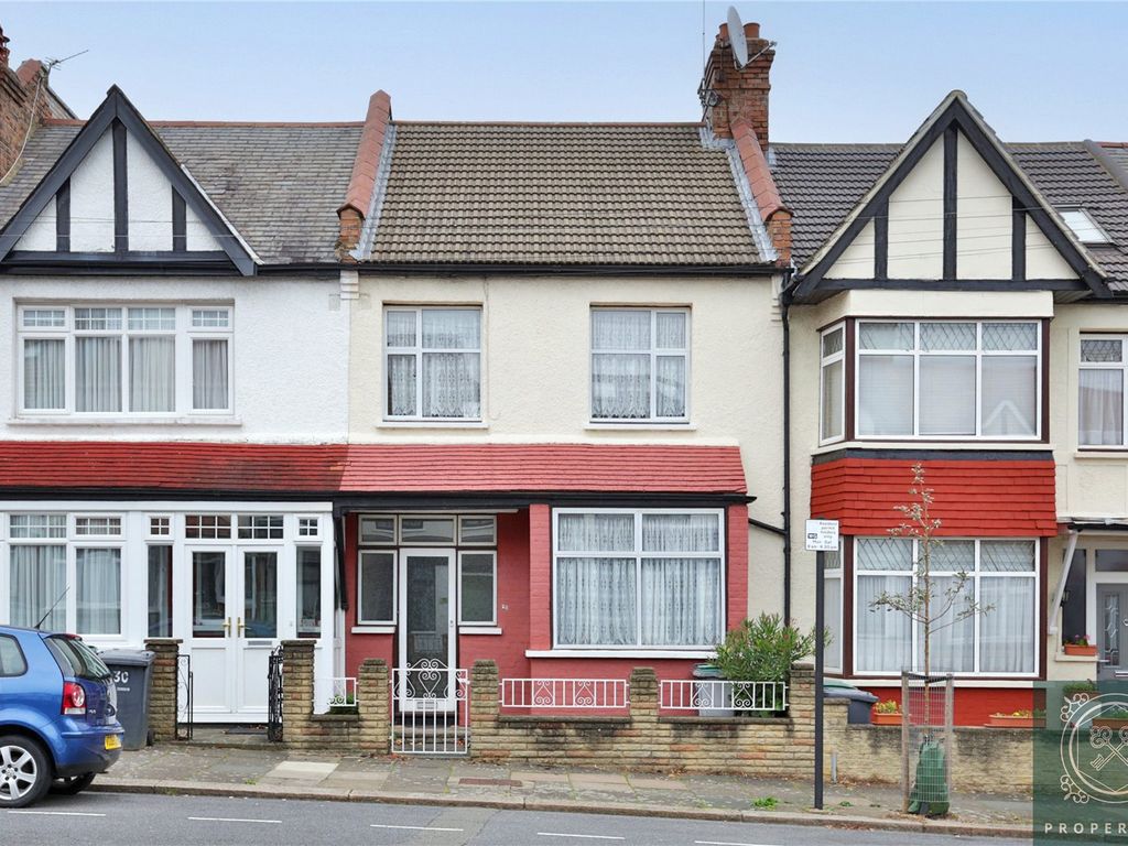 3 bed terraced house for sale in Berwick Road, London N22, £575,000