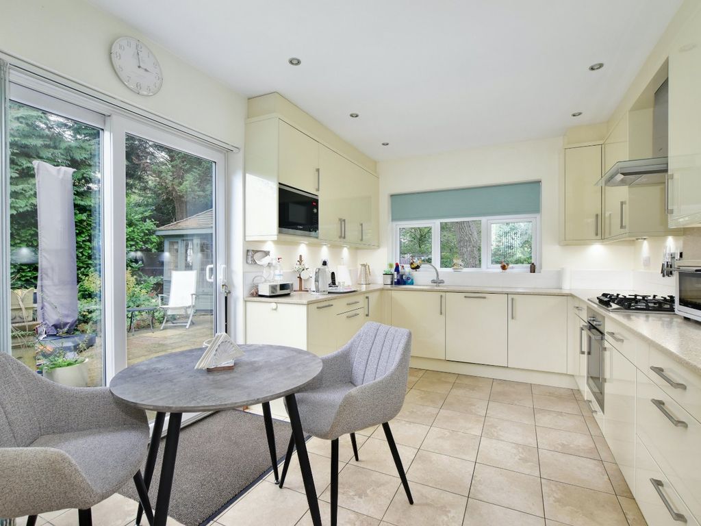 4 bed detached house for sale in Kings Lane, Chipperfield, Kings Langley WD4, £1,300,000