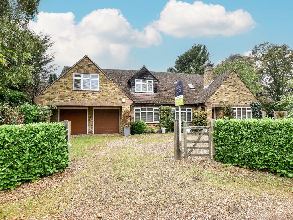 4 bed detached house for sale in Kings Lane, Chipperfield, Kings Langley WD4, £1,300,000