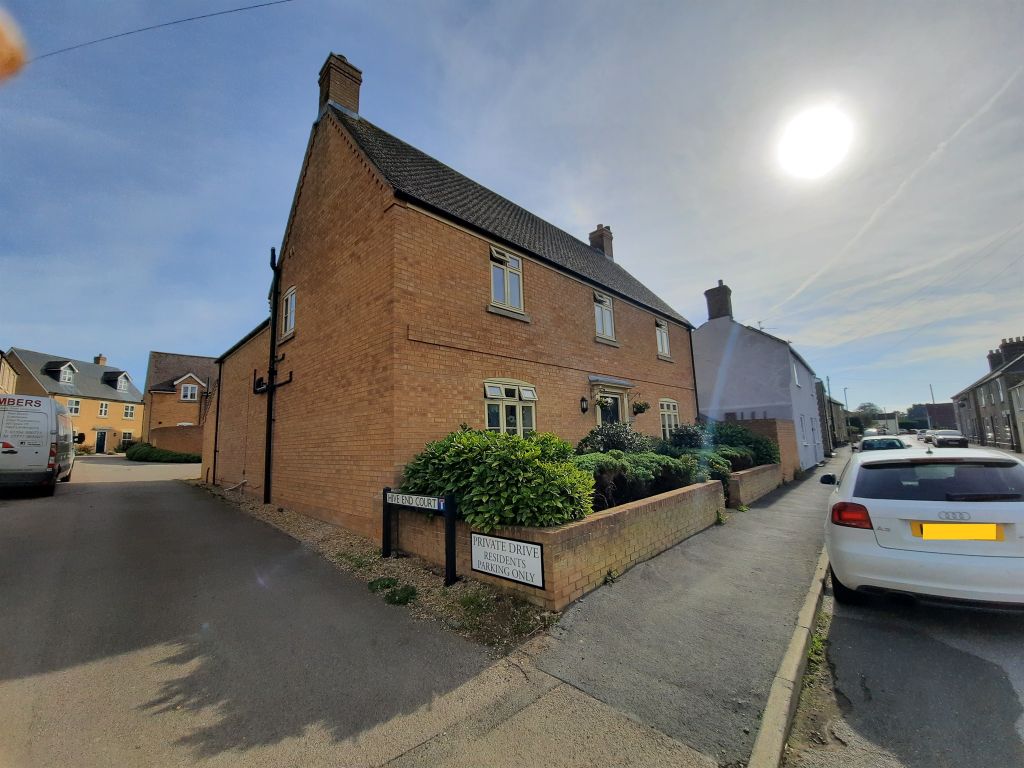 4 bed detached house for sale in West Street, Chatteris PE16, £400,000