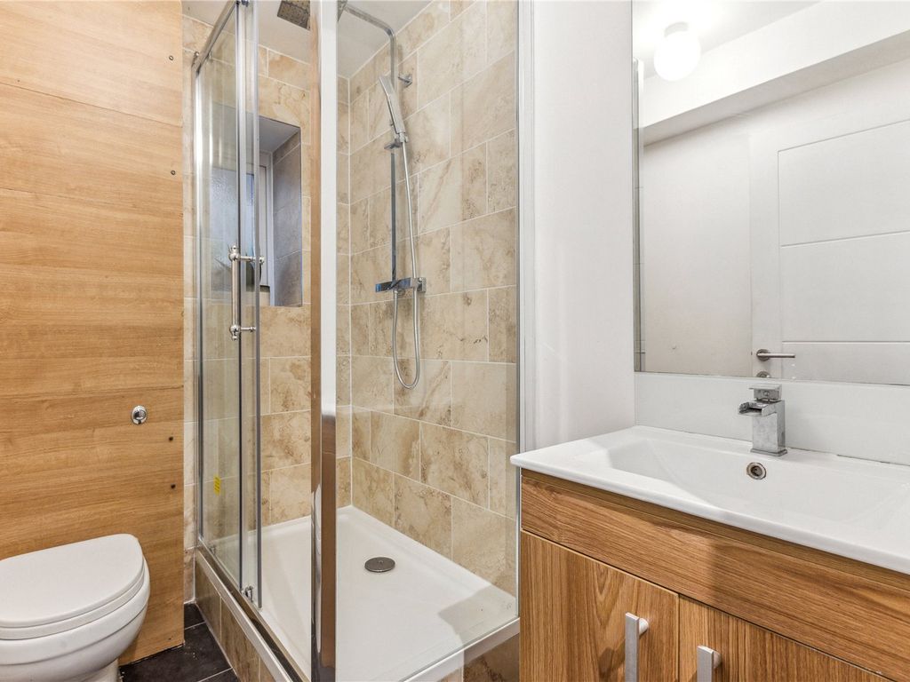 1 bed flat for sale in Cavendish Road, Clapham South, London SW12, £300,000