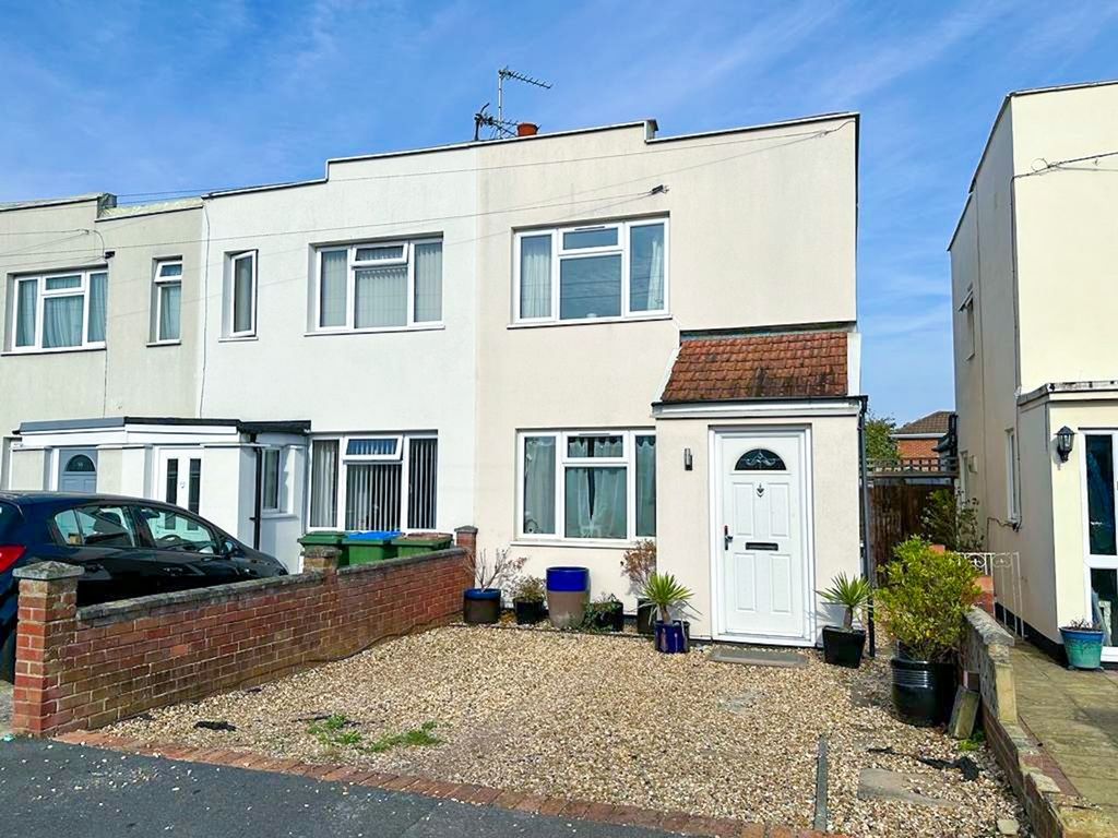2 bed end terrace house for sale in First Avenue, West Molesey KT8, £375,000