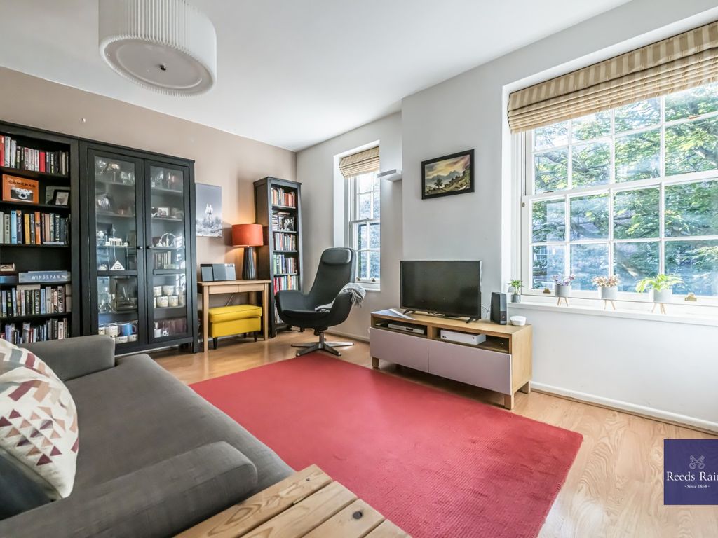 3 bed flat for sale in Lambeth Walk, London SE11, £550,000