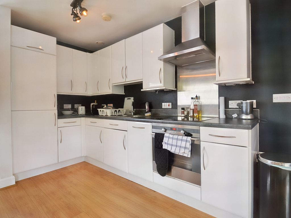 2 bed flat for sale in Coopers Road, London SE1, £440,000