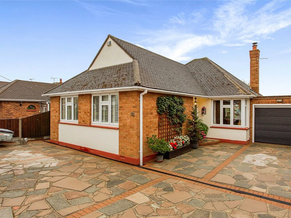 3 bed bungalow for sale in Woodgrange Drive, Thorpe Bay, Essex SS1, £585,000