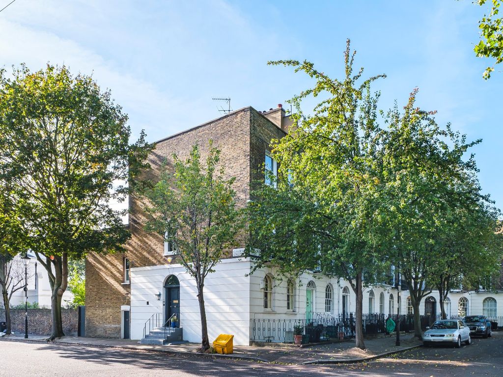 2 bed maisonette for sale in Cloudesley Square, Barnsbury N1, £1,300,000