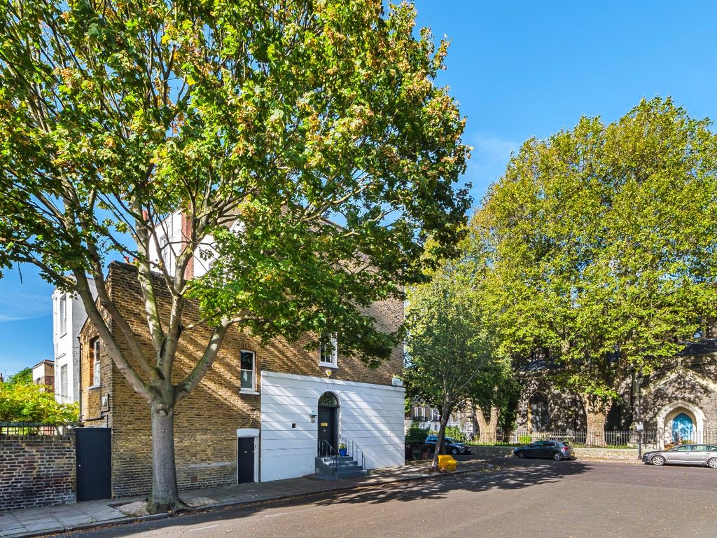 2 bed maisonette for sale in Cloudesley Square, Barnsbury N1, £1,300,000