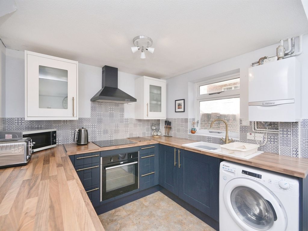 2 bed terraced house for sale in College Street, Brighton BN2, £500,000