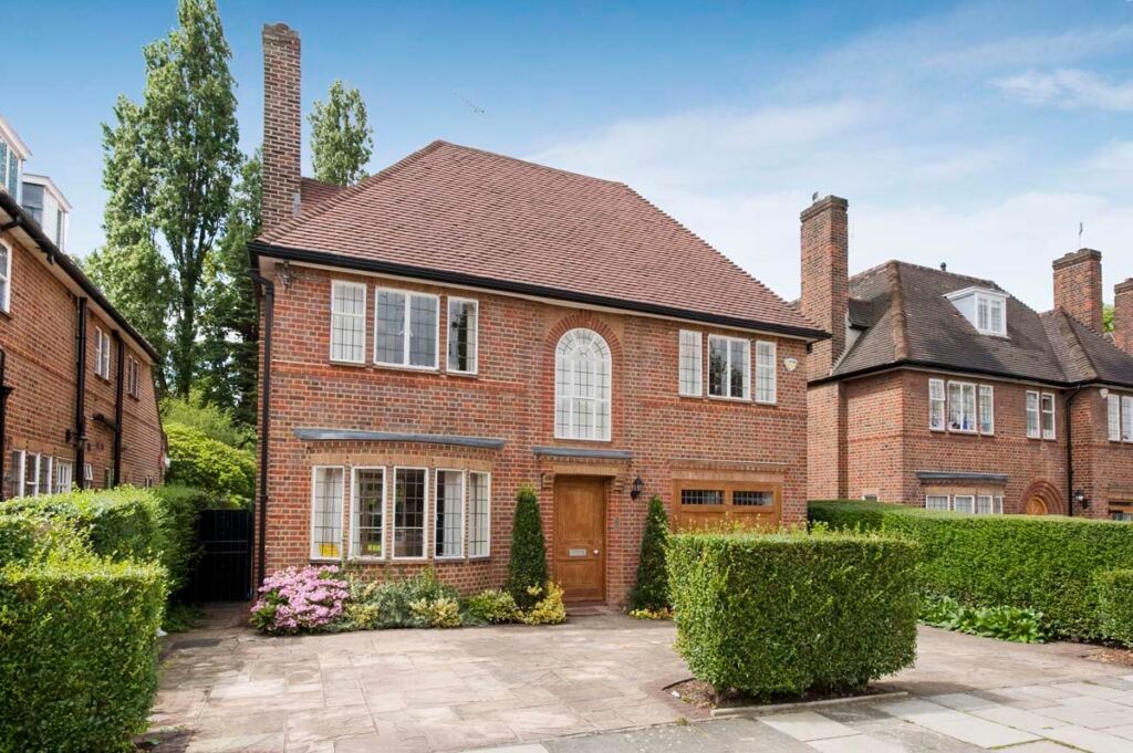 6 bed detached house to rent in Kingsley Way, Hampstead Garden Suburb, London N2, £9,750 pcm