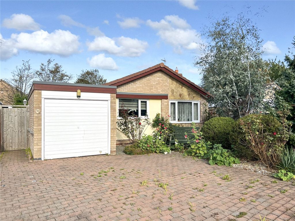 2 bed bungalow for sale in Gayhurst Close, Wigston, Leicestershire LE18, £280,000